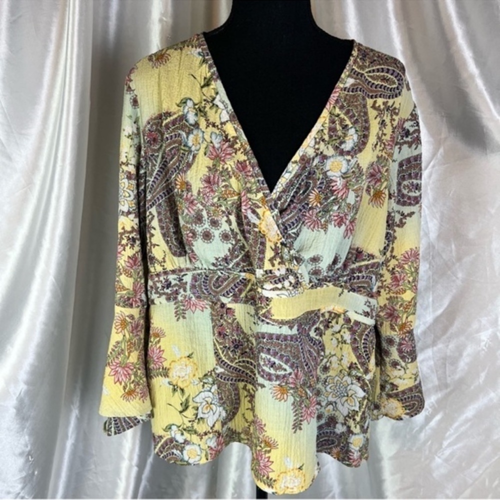 Boho Paisley Floral Blouse Vintage-Inspired Pastel Cottagecore Top. Excellent!